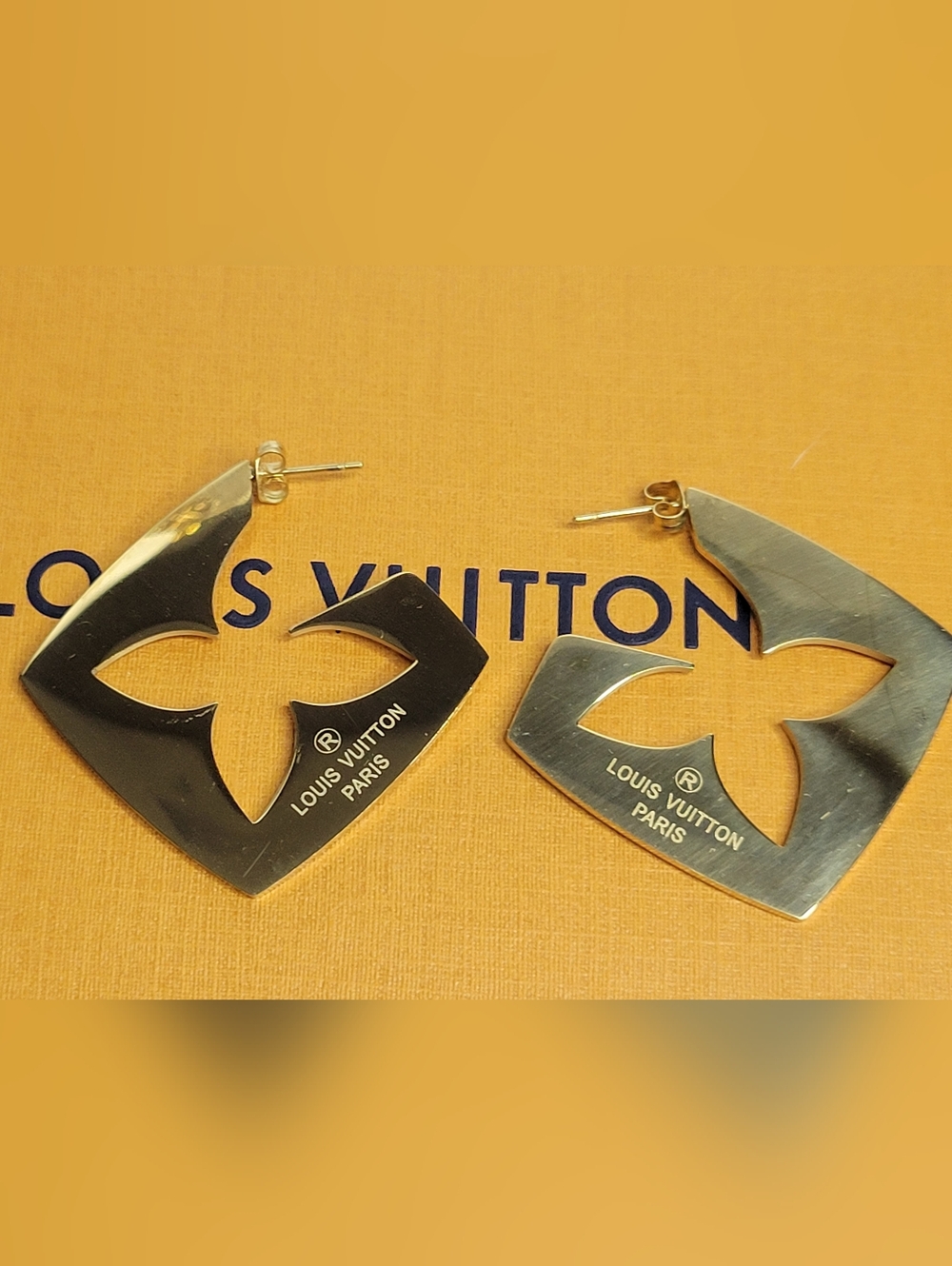 Louis Vuitton Gold Plated Le Fluer Earings